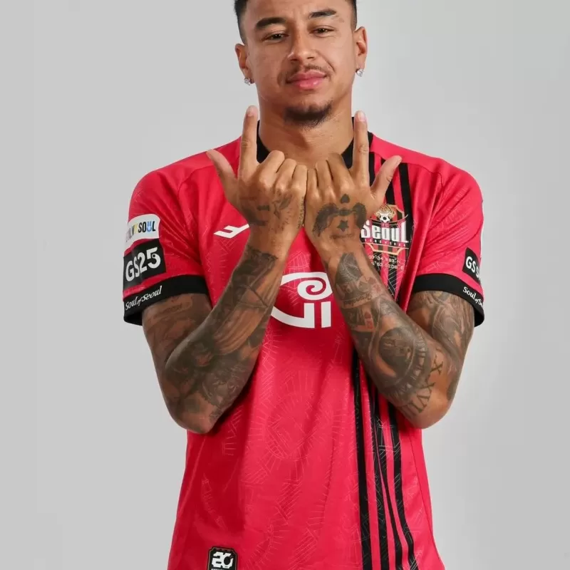 2024 2025 FC Seoul Mens Home Soccer Jersey Red Black